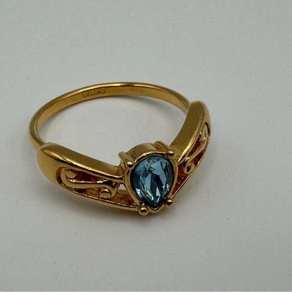 Jewelry - Avon Gold Tone Ring Blue Teardrop Simulated Gemstone Size 8 Vintage Style